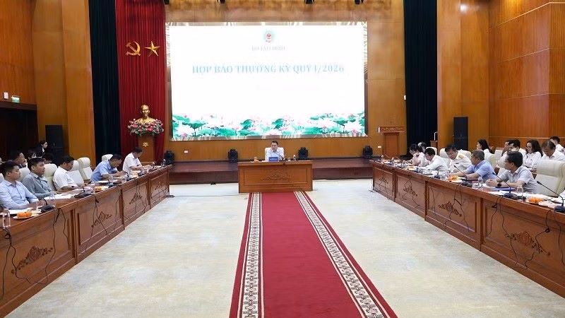 Thứ trưởng Tài chính Nguyễn Đức Chi chủ trì cuộc họp báo.