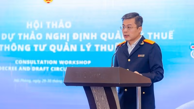 Phó Cục trưởng Cục Thuế Lê Long phát biểu chỉ đạo hội thảo.
