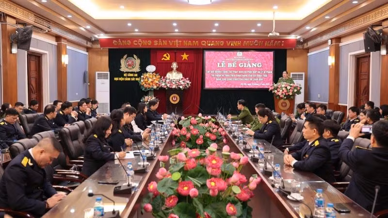 Quang cảnh Lễ bế giảng.