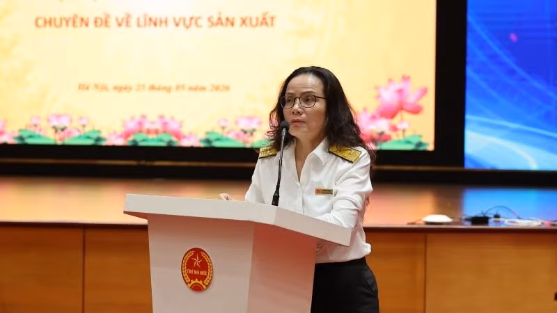 Phó Ban Kiểm tra Tô Kim Phượng phát biểu khai mạc lớp bồi dưỡng.