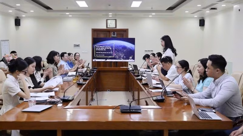 Bà Trần Thị Hải Yến, Phó Chi cục trưởng Chi cục Thuế doanh nghiệp lớn phát biểu khai mạc lớp tập huấn.