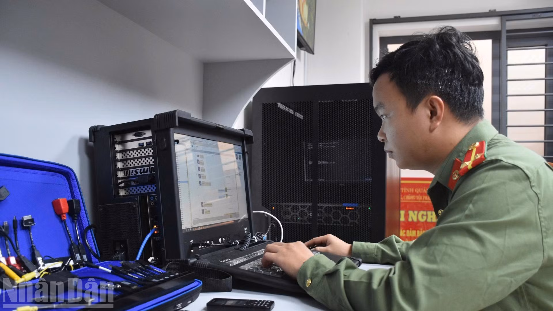 Phòng An ninh mạng và phòng, chống tội phạm sử dụng công nghệ cao Công an thành phố Đà Nẵng đấu tranh tội phạm trên không gian mạng.
