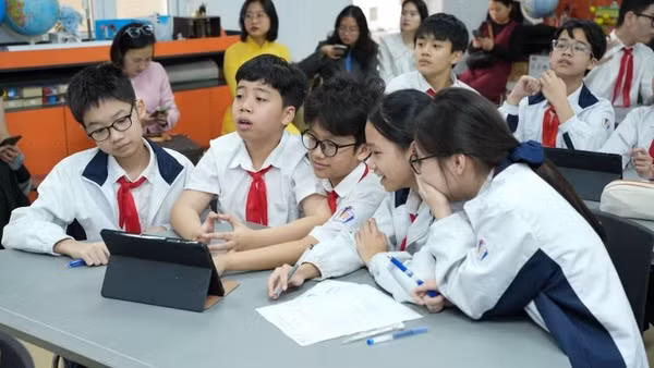 Những tiết học chuyển đổi số luôn sôi động, hấp dẫn học sinh.