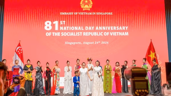 Chương trình “Đêm di sản Á Đông” giới thiệu bộ sưu tập “From Roots to Future-Từ cội nguồn đến tương lai” được tổ chức tại Singapore nhân kỷ niệm 81 năm Quốc khánh nước Cộng hòa xã hội chủ nghĩa Việt Nam 2/9. (Ảnh: Ban tổ chức)