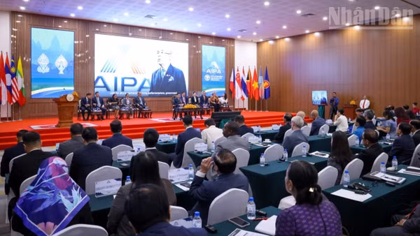 Quang cảnh Đối thoại nghị viện đa bên về đầu tư có trách nhiệm vì an ninh lương thực và khí hậu.