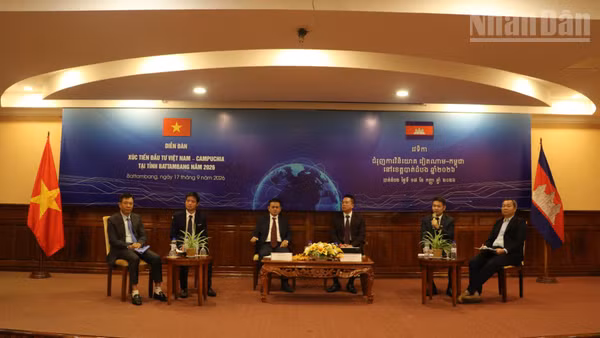 Diễn đàn xúc tiến đầu tư Việt Nam-Campuchia 2026 tại Battambang mang tới nhiều thông tin bổ ích về tình hình đầu tư kinh doanh cũng như tiềm năng và cơ hội đầu tư tại Tây Bắc Campuchia. (Ảnh: HUY VŨ)