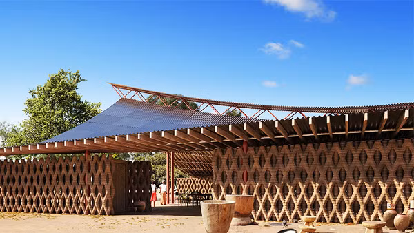 Làng Hope được in 3D bằng đất sét tại Tanzania. Ảnh: CNN