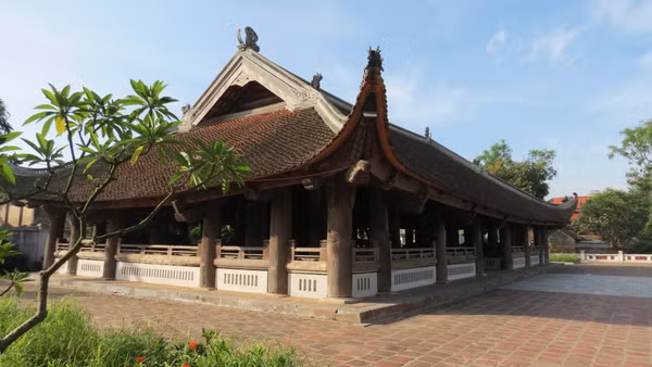 Di tích quốc gia đặc biệt Đình Chu Quyến (Ba Vì, Hà Nội) tiêu biểu cho kiến trúc gỗ dân gian truyền thống của Việt Nam thời Hậu Lê. Ảnh: Nguyễn Anh