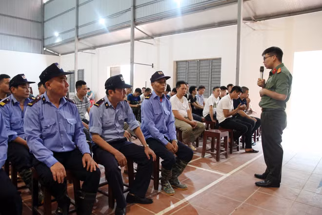 Công an tỉnh Thái Nguyên tổ chức tuyên truyền phòng, chống tội phạm lừa đảo trên không gian mạng cho cán bộ, công nhân viên, người lao động trên địa bàn tỉnh. Ảnh: Công an tỉnh Thái Nguyên. 