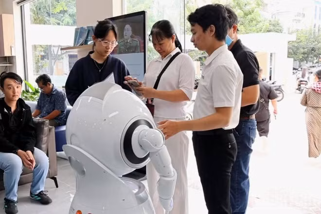 Thành phố Hồ Chí Minh: Chính quyền hai cấp vừa làm vừa kiến nghị để hoàn thiện
