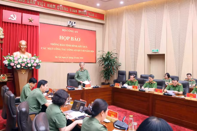 Bộ Công an tổ chức họp báo chiều 1/10. (Ảnh: KIÊN PHẠM)