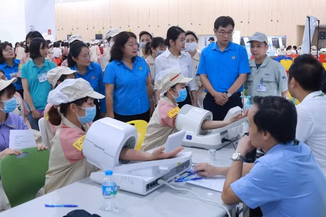 Các cấp công đoàn Thủ đô đặc biệt coi trọng công tác chăm sóc sức khỏe cho đoàn viên, người lao động.