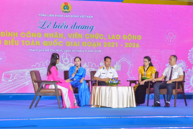 Gia đình chị Nguyễn Thị Huế là một trong số 95 gia đình công nhân, viên chức, lao động tiêu biểu xuất sắc trên cả nước. (Ảnh: Công đoàn Thành phố Hồ Chí Minh)