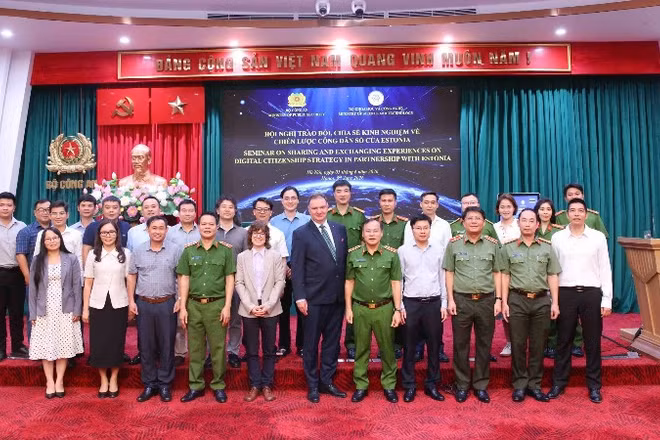 Các đại biểu tham dự Hội nghị.