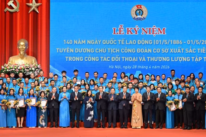 Tuyên dương 101 Chủ tịch Công đoàn cơ sở tiêu biểu trong công tác đối thoại và thương lượng tập thể.