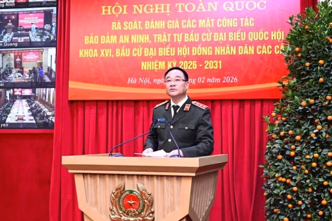 Thượng tướng Phạm Thế Tùng chủ trì hội nghị.