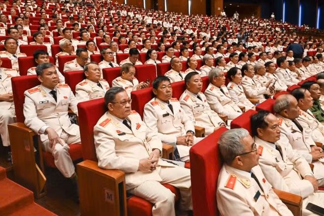 Các thế hệ lực lượng An ninh nhân dân tại Lễ kỷ niệm 80 năm Ngày truyền thống. 