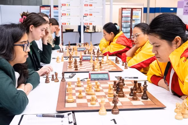Liên đoàn Cờ Việt Nam có ý định mời 2 nữ kỳ thủ hàng đầu vào lại đội tuyển. (Ảnh: FIDE)