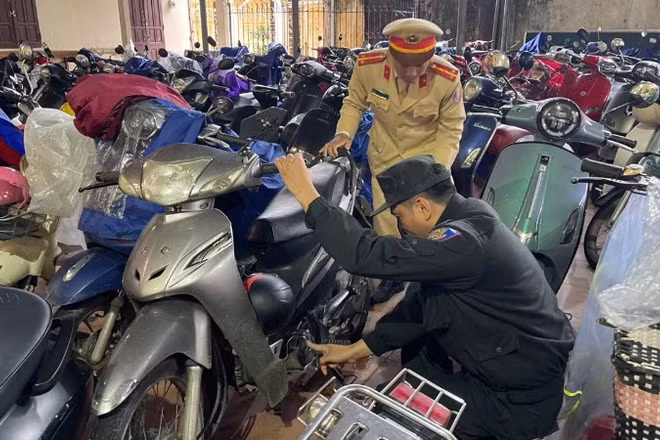 Tổng kiểm tra bãi giữ xe học sinh trong và ngoài trường học.