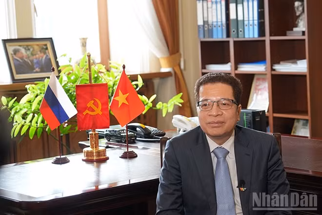 Đại sứ Việt Nam tại Liên bang Nga Đặng Minh Khôi. (Ảnh: XUÂN HƯNG)
