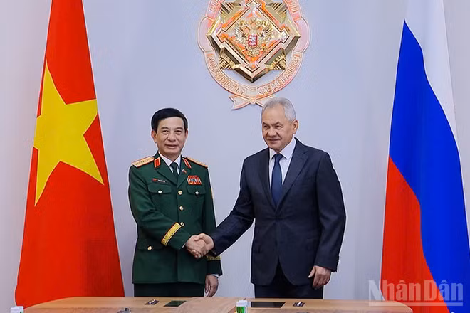 Đại tướng Phan Văn Giang hội kiến Đại tướng Sergei Shoigu, Thư ký Hội đồng An ninh Liên bang Nga.