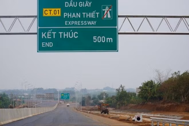 Đến nay, công trình kiểm soát tải trọng xe của một số dự án thành phần đường cao tốc bắc-nam vẫn chưa hoạt động.