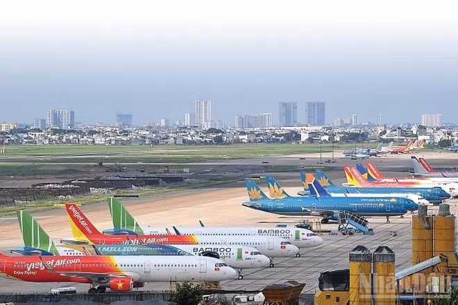 Cục Hàng không Việt Nam có chỉ thị yêu cầu các cơ quan, đơn vị trong ngành thực hiện đồng bộ các giải pháp bảo đảm hoạt động vận tải và chất lượng dịch vụ trước thềm Đại hội Đảng và cao điểm Tết.