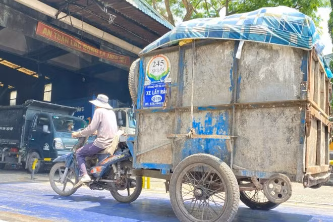 Công tác thu gom, xử lý rác kiểu truyền thống đang gây lãng phí tài nguyên rác, gây ô nhiễm môi trường. 