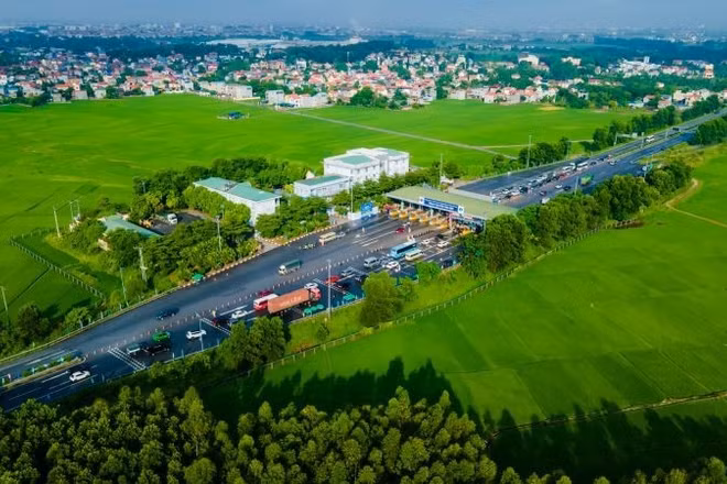 Theo quy định tại Nghị định 119/2024/NĐ-CP, từ ngày 1/10 tới, phương tiện sử dụng làn thu phí điện tử không dừng (ETC) bắt buộc phải sử dụng tài khoản giao thông đã định danh.