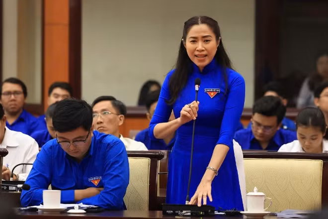 Các đại biểu chia sẻ, đề xuất các giải pháp tại chương trình gặp mặt.