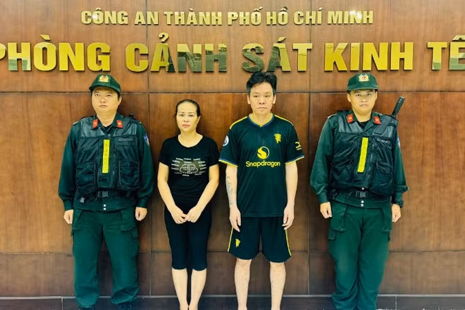 Các đối tượng tại cơ quan chức năng.