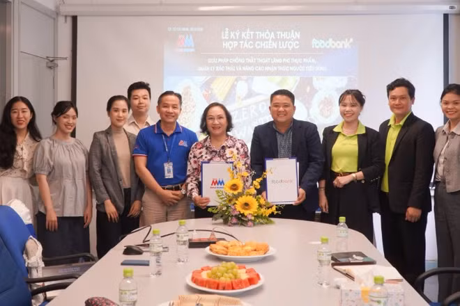 Đại diện Food Bank Việt Nam và MM Mega Market Việt Nam ký kết hợp tác chiến lược nhằm thúc đẩy các giải pháp giảm thiểu thất thoát và lãng phí thực phẩm.