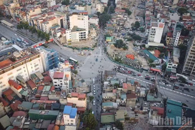Dự án đường Vành đai 1 đoạn Hoàng Cầu-Voi Phục tại Hà Nội có thể được coi là ví dụ điển hình về câu chuyện giải phóng mặt bằng.