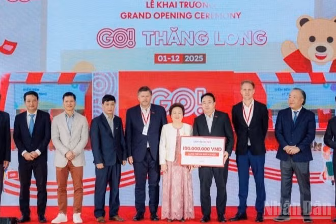Tập đoàn Central Retail Việt Nam đã công bố khoản tài trợ hàng nhu yếu phẩm trị giá 100 triệu đồng cho Làng trẻ em SOS Hà Nội.