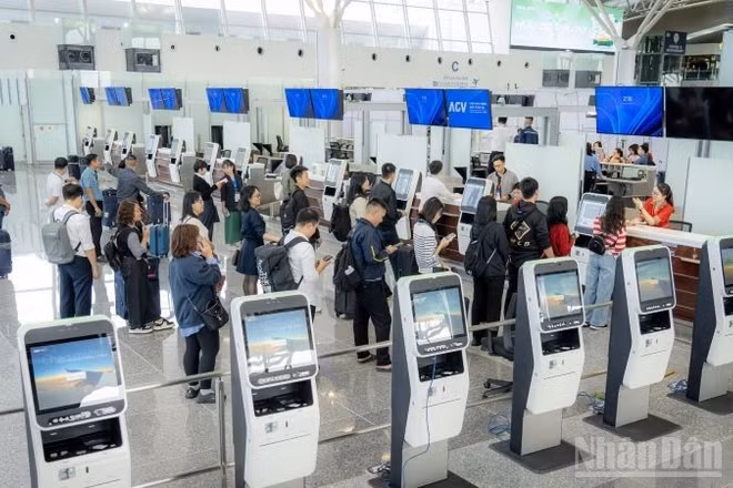 Từ ngày 4 đến 6/12/2025, Cảng hàng không quốc tế Nội Bài tổ chức chạy thử các chuyến bay giả định, có sự tham gia của 80 cán bộ, công nhân viên các bộ phận liên quan.