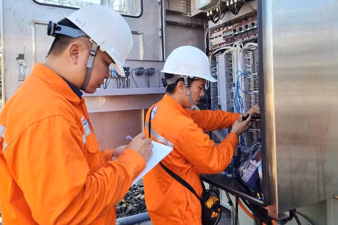 Ngành điện miền nam đã chuẩn bị kỹ các phương án cấp điện dịp trước, trong và sau Tết.