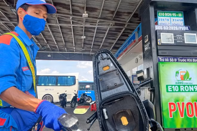 Xăng E10 có nhiều phản hồi tích cực với thị trường sau một tháng áp dụng cả nước.