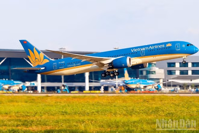 Vietnam Airlines là hãng hàng không duy nhất của Việt Nam lọt trong Top 10 thương hiệu mạnh nhất Việt Nam năm 2026.
