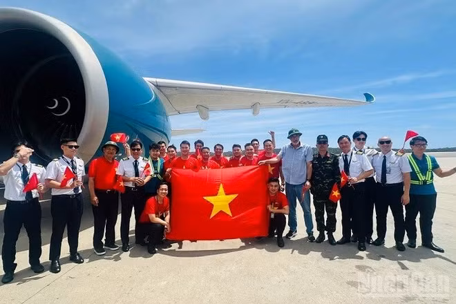13 giờ 30 phút ngày 9/7 (giờ địa phương), chuyến bay VN69 hành trình Venezuela-Hà Nội của Vietnam Airlines đã cất cánh từ sân bay quốc tế Simón Bolívar (Caracas, Venezuela), đưa 124 cán bộ, chiến sĩ hoàn thành nhiệm vụ hỗ trợ nhân đạo tại Venezuela trở về nước.