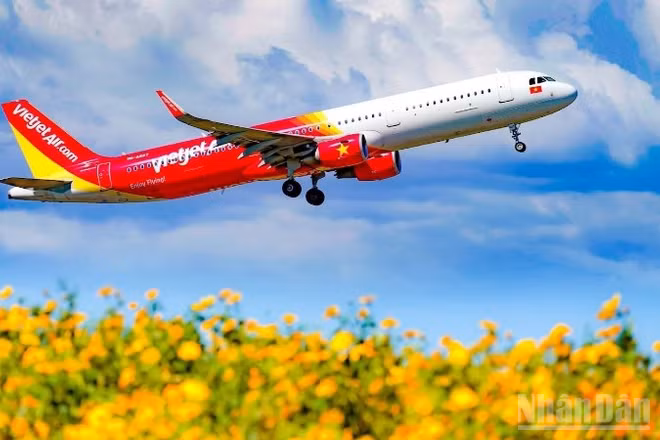 Hãng hàng không Vietjet dự kiến sẽ khôi phục khai thác các đường bay đến Đà Lạt từ tháng 8, sau khi sân bay Liên Khương hoạt động trở lại.
