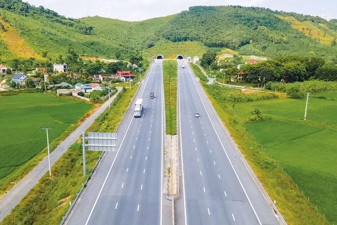 Một đoạn tuyến đường cao tốc bắc-nam phía đông.