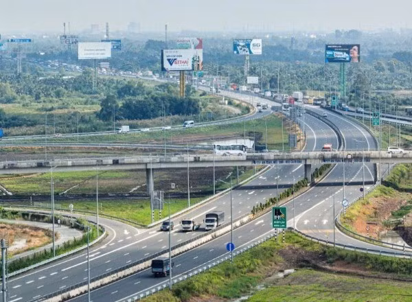 Đường cao tốc Trung Lương-Mỹ Thuận.