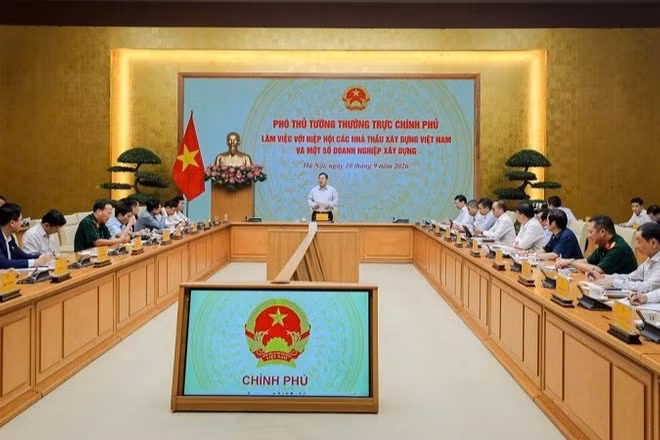 Phó Thủ tướng Thường trực Phạm Gia Túc chủ trì làm việc với các cơ quan, doanh nghiệp xây dựng nhằm tháo gỡ một số vướng mắc phát sinh. (Ảnh: TRANG LIÊN)
