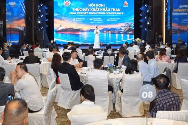 Hội nghị bàn giải pháp thúc đẩy xuất khẩu than năm 2026 và các năm tiếp theo. (Ảnh: NGHĨA LÂN)