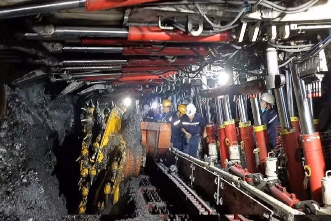Lò chợ cơ giới hóa hạng nhẹ BM 5-1 Vỉa 5 Thành Công (Công ty Than Hòn Gai).