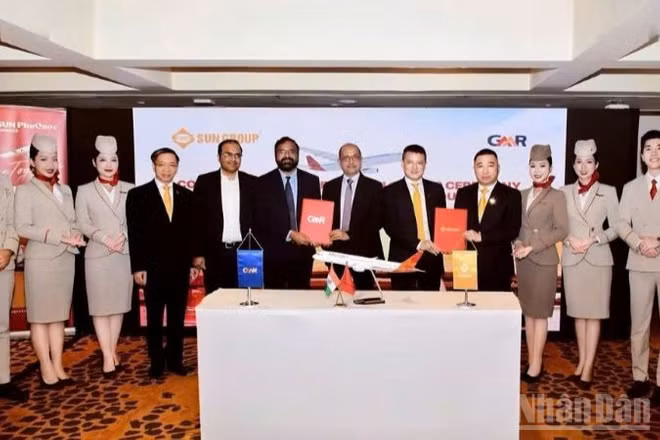 Tập đoàn Sun Group đã ký biên bản ghi nhớ (MoU) với GMR Group - nhà vận hành sân bay hàng đầu thế giới của Ấn Độ.