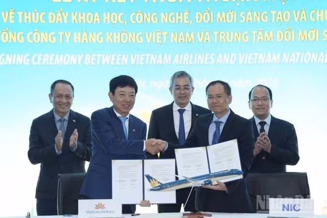 Vietnam Airlines và Trung tâm Đổi mới sáng tạo Quốc gia ký Thỏa thuận hợp tác về thúc đẩy khoa học, công nghệ, đổi mới sáng tạo và chuyển đổi số.