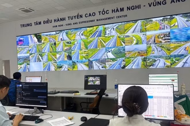 Trung tâm Điều hành tuyến cao tốc Hàm Nghi-Vũng Áng. (Ảnh: KHÁNH HỒNG)