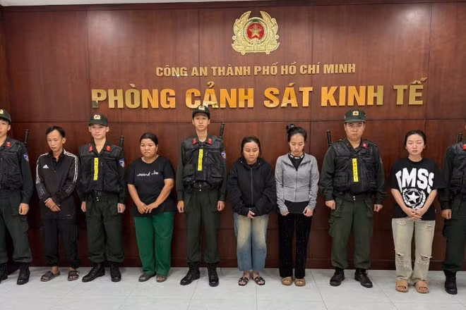 Các đối tượng tại cơ quan Công an. (Ảnh: Công an cung cấp)