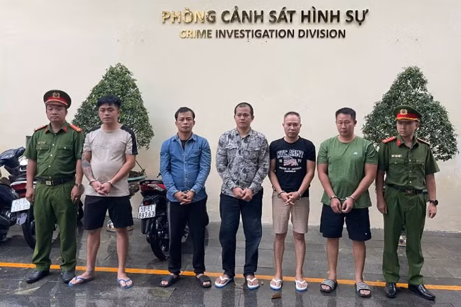 Các đối tượng tại cơ quan chức năng. (Ảnh: Công an cung cấp)